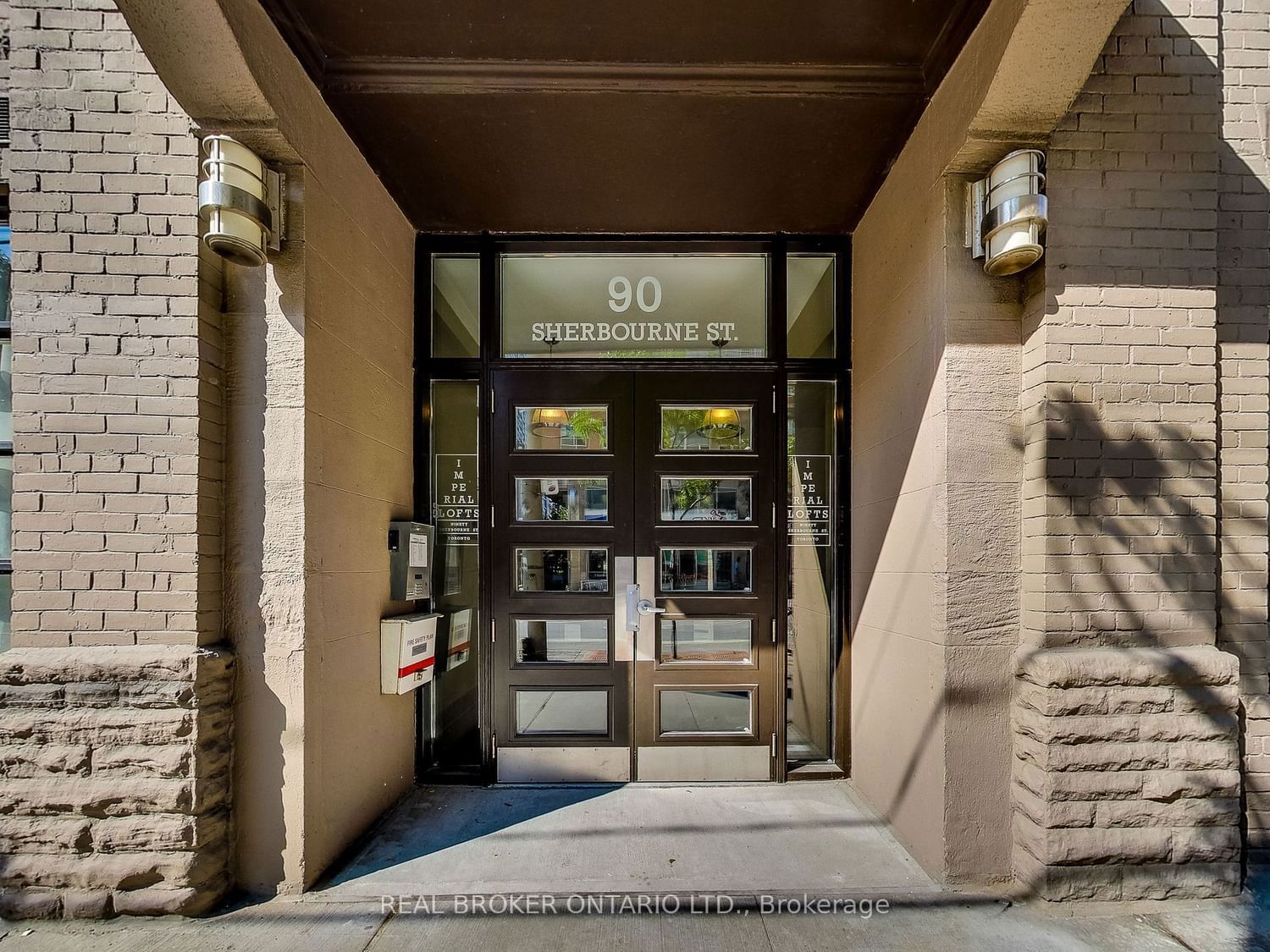 90 Sherbourne St, unit 502 for rent - image #37