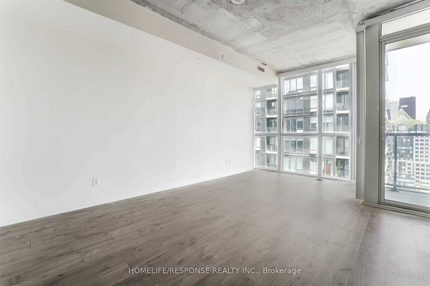 88 BLUE JAYS Way, unit 3203 for rent - image #5