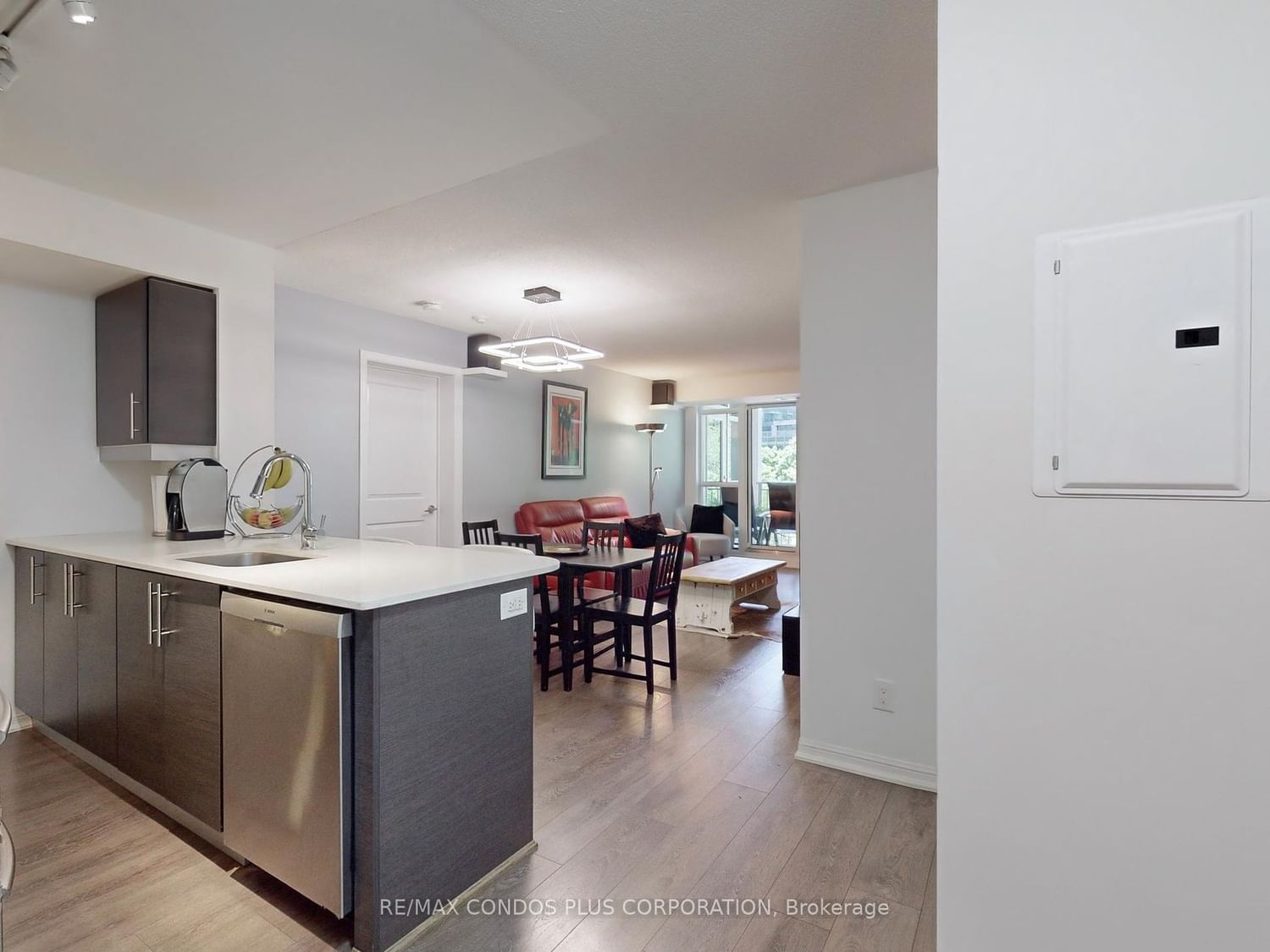 35 Bastion St, unit 310 for sale - image #4