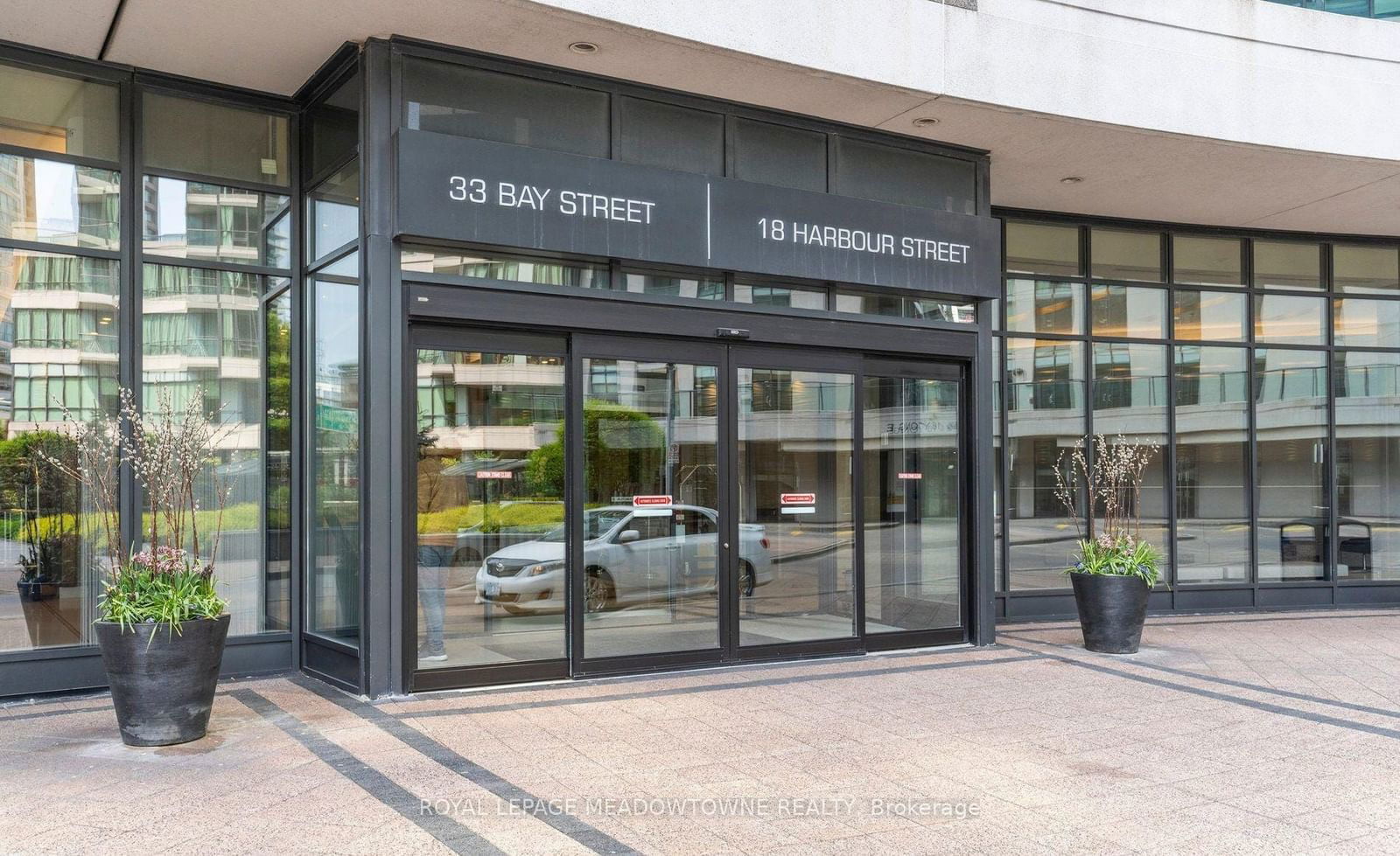 33 Bay St, unit 1203 for sale - image #2