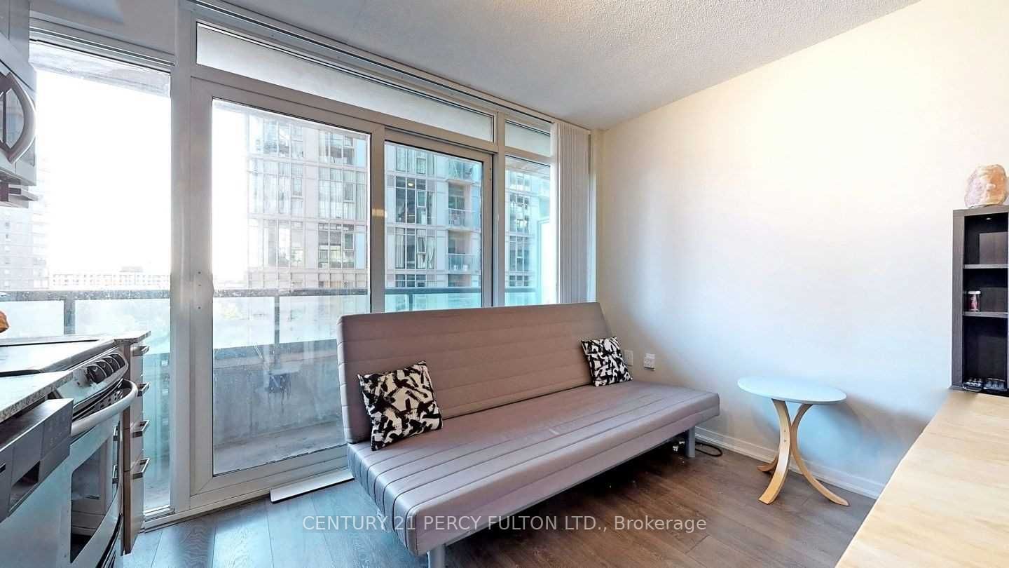 36 Lisgar St, unit 720 for sale - image #5