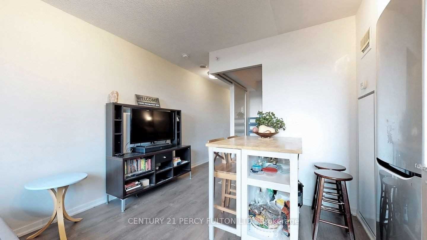 36 Lisgar St, unit 720 for sale - image #6