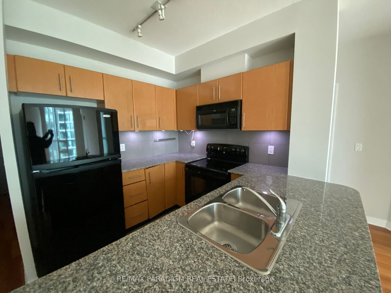 16 Yonge St, unit 3412 for sale - image #3