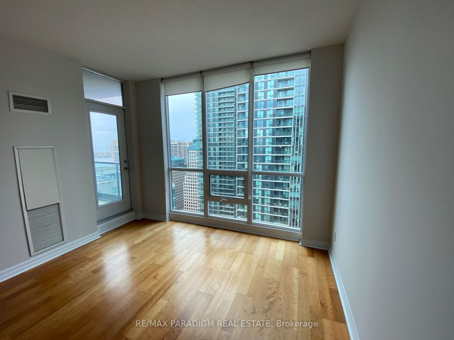 16 Yonge St, unit 3412 for sale - image #5