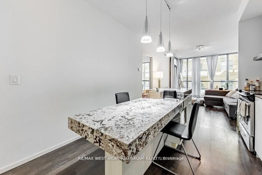 101 Charles St E, unit 619 for sale - image #10