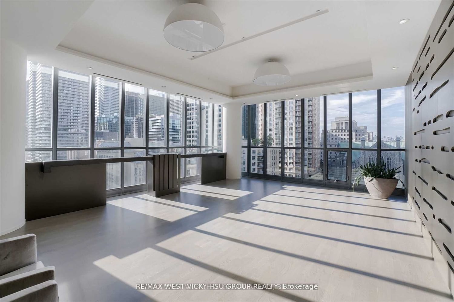 101 Charles St E, unit 619 for sale - image #30