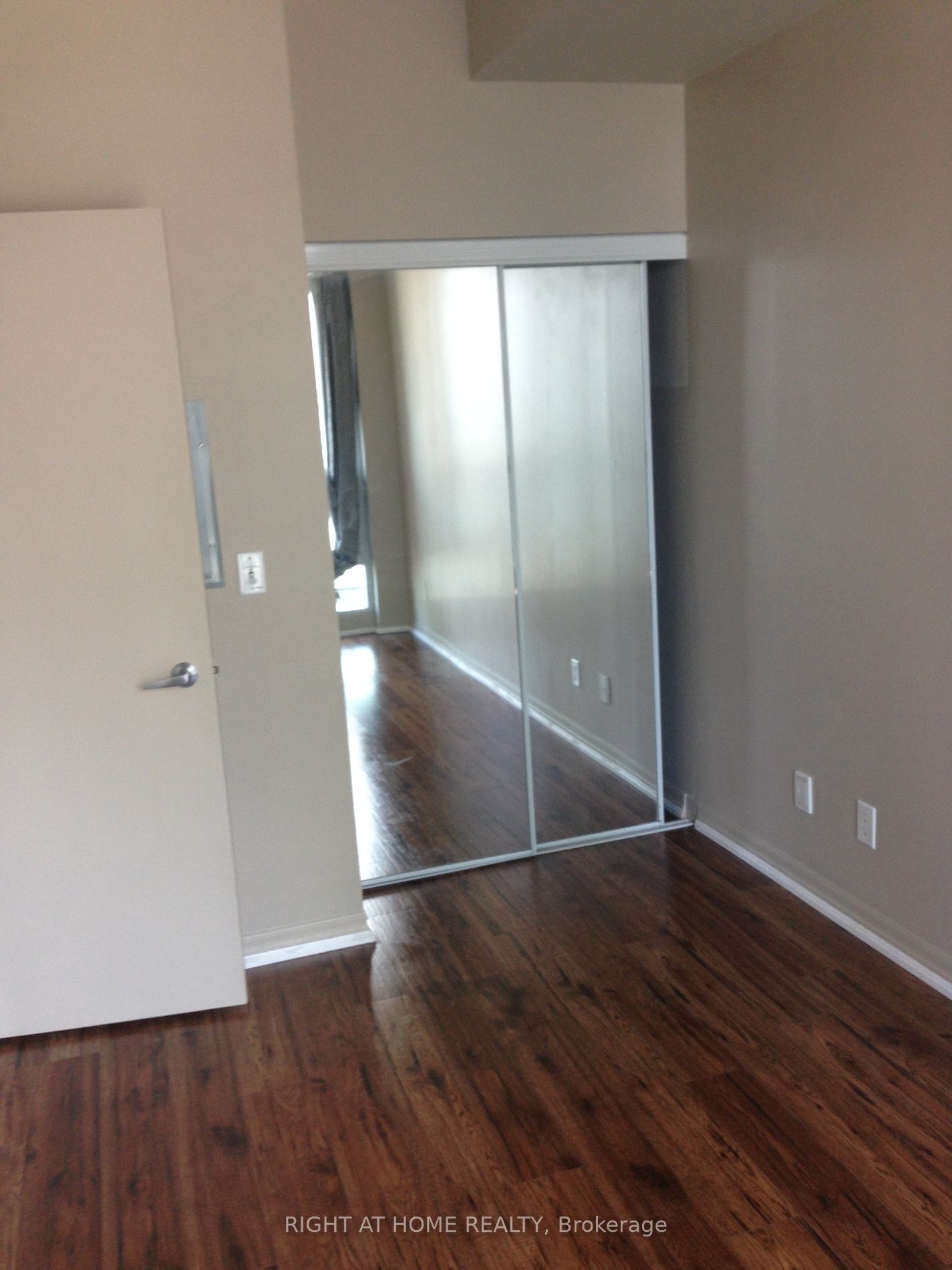 16 Yonge St, unit 2204 for rent - image #7