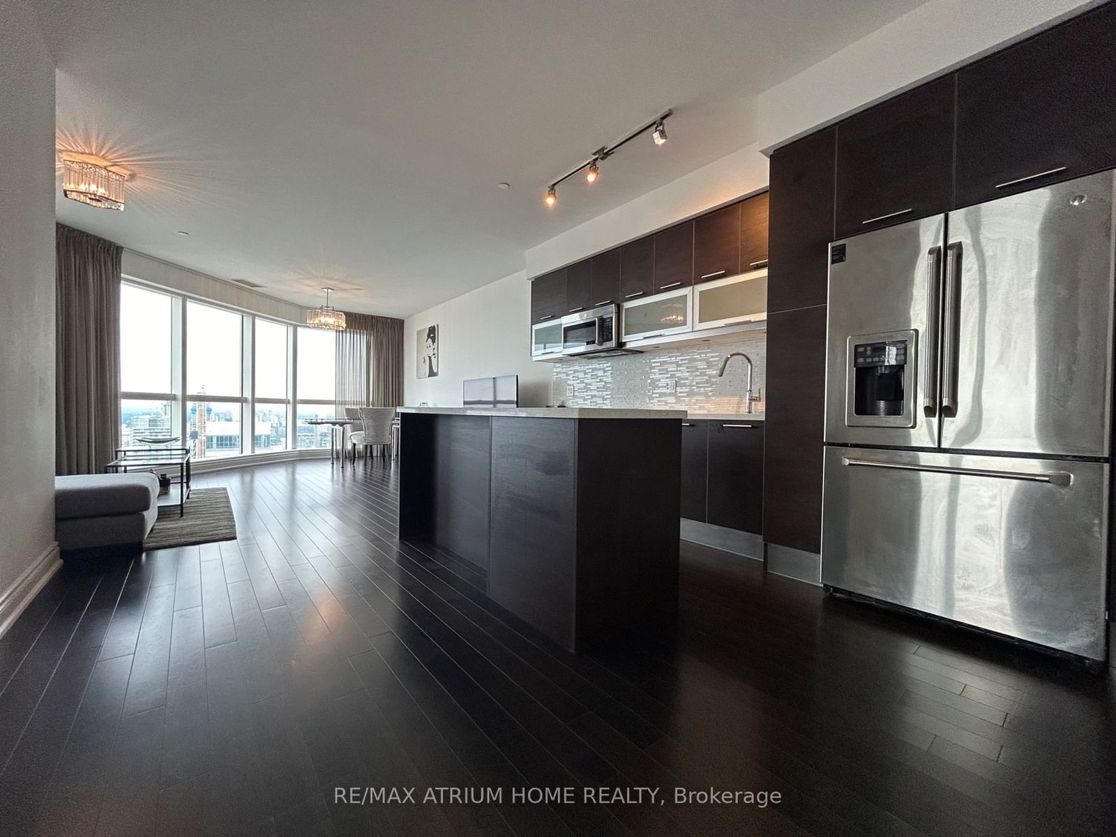 388 Yonge St, unit 6916 for rent - image #9