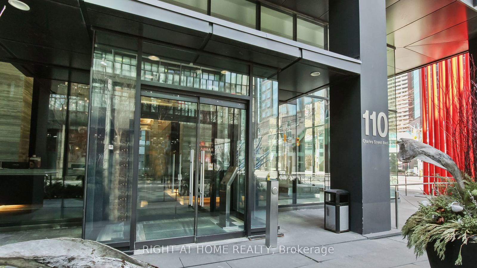 110 Charles St E, unit 406 for sale - image #2