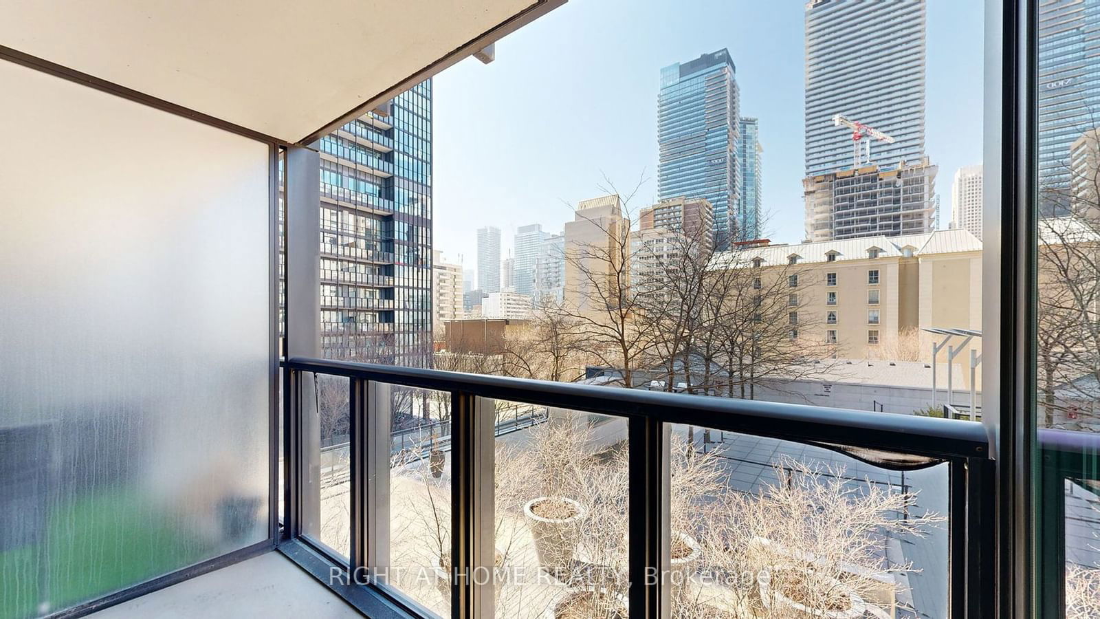 110 Charles St E, unit 406 for sale - image #27