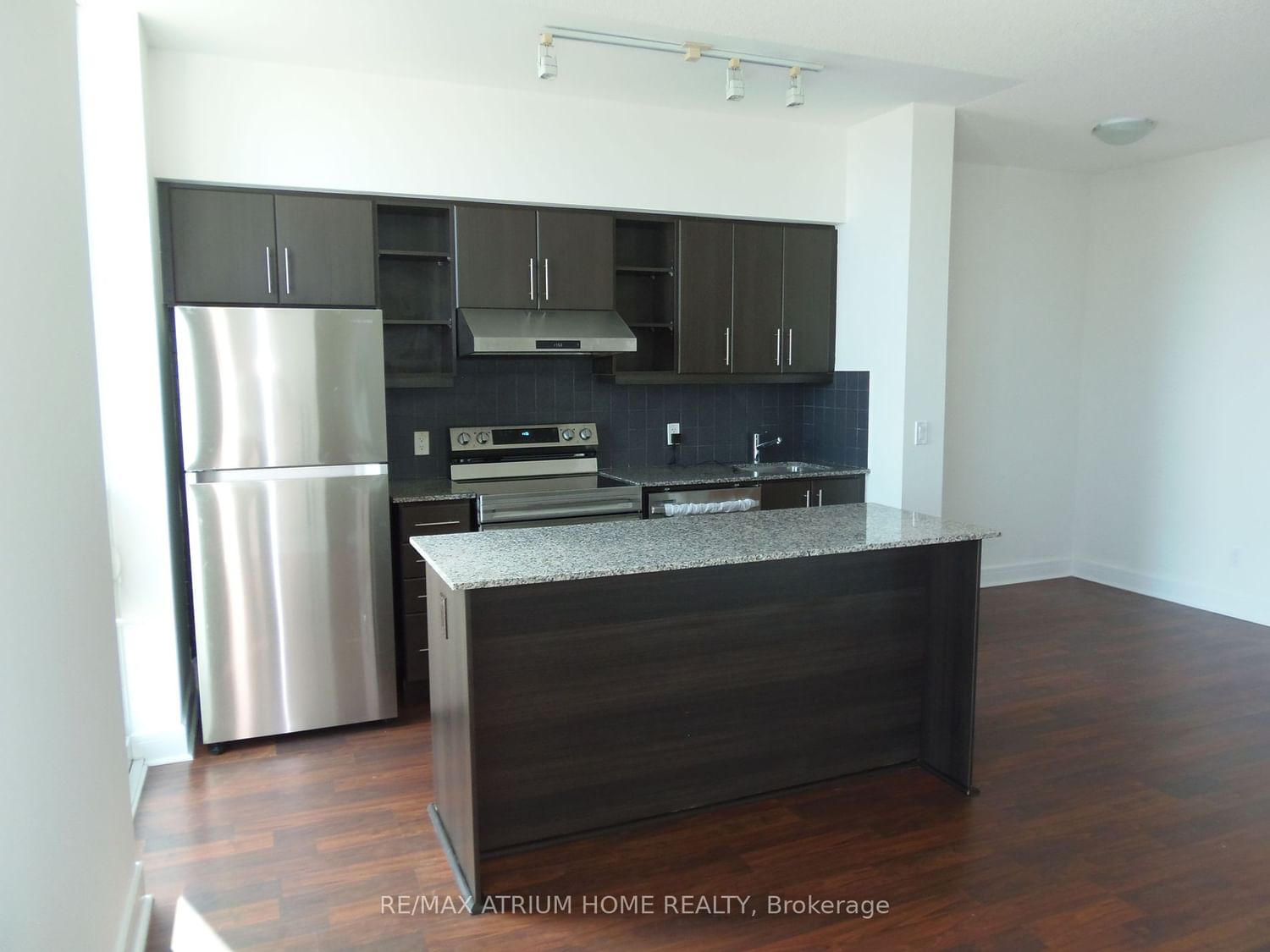 35 Brian Peck Cres, unit Ph09 for rent - image #2