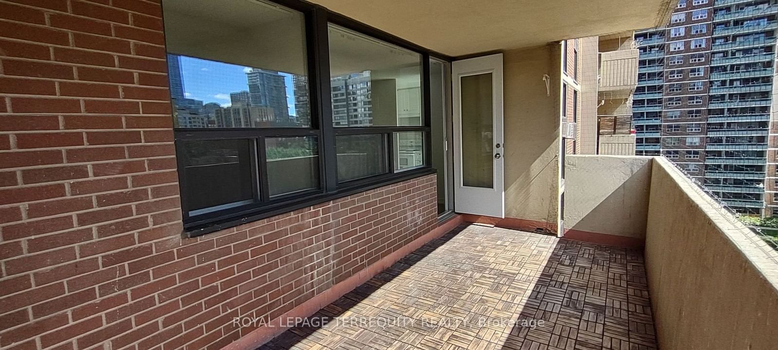 40 Homewood Ave, unit 709 for rent - image #17