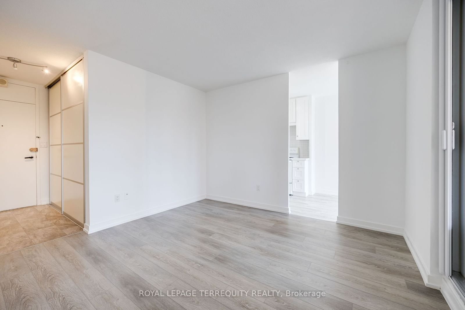 40 Homewood Ave, unit 709 for rent - image #7