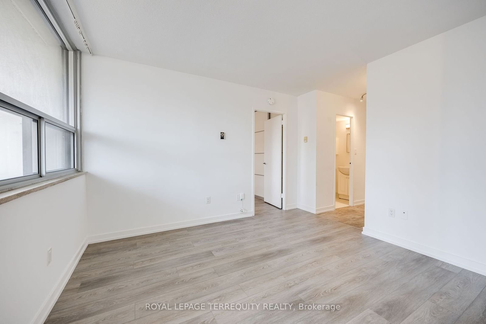 40 Homewood Ave, unit 709 for rent - image #8