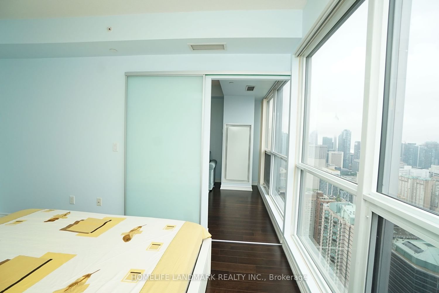 386 Yonge St, unit 4712 for rent