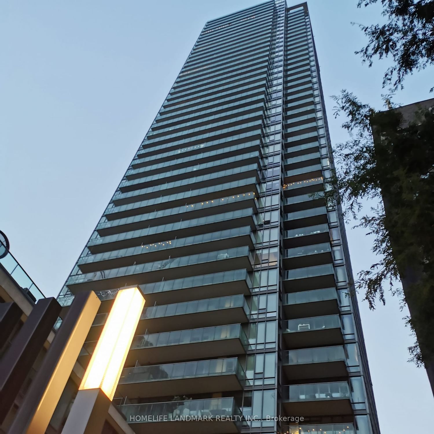 33 Lombard St, unit 201 for sale - image #1