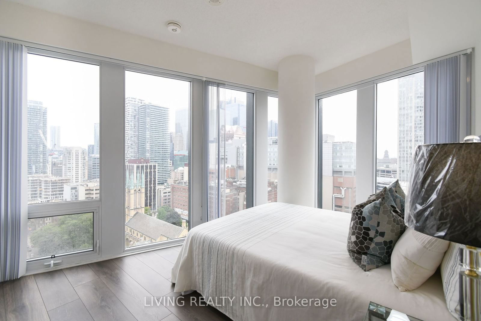 60 Shuter St, unit 2506 for sale