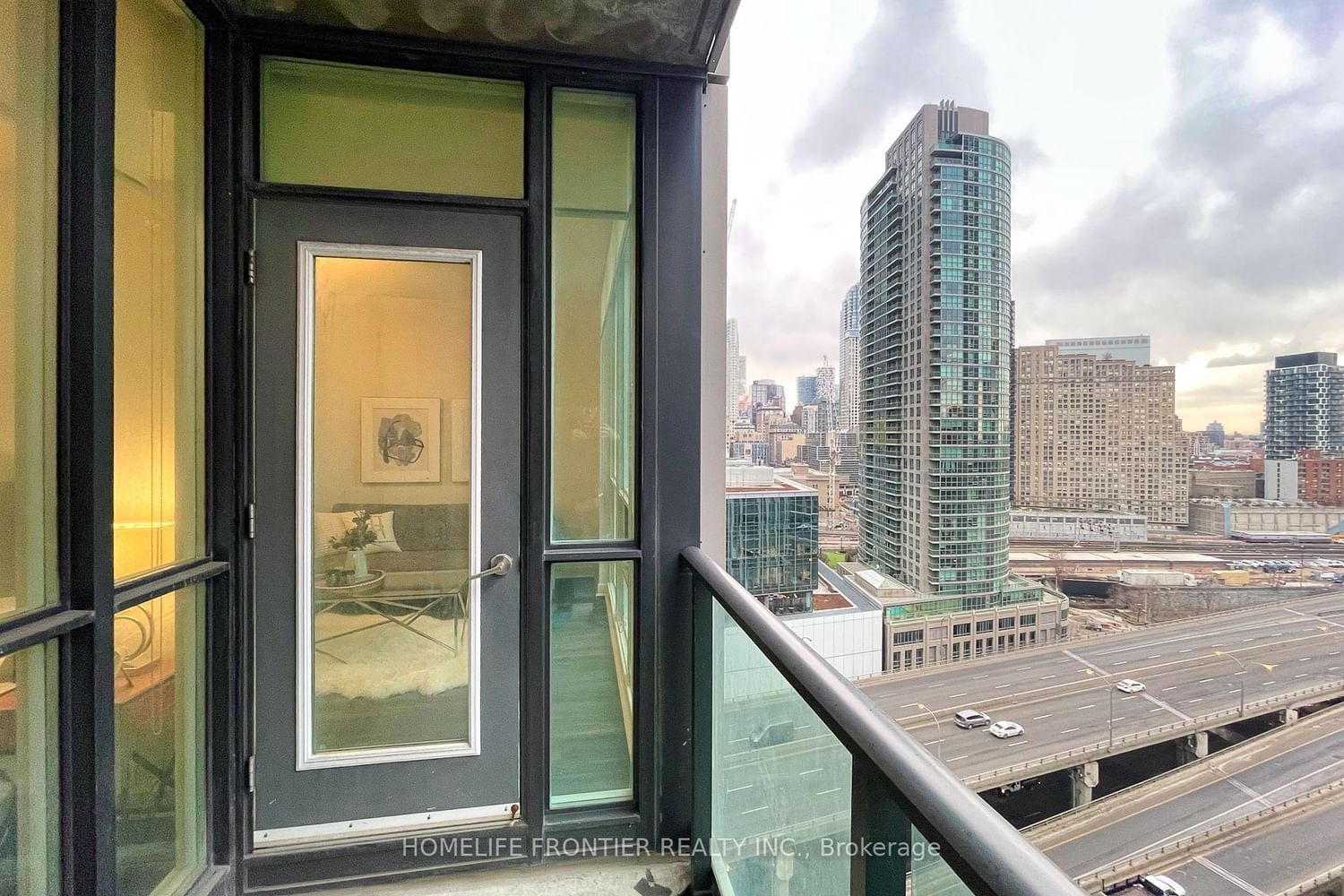 18 Harbour St, unit 1806 for sale - image #26