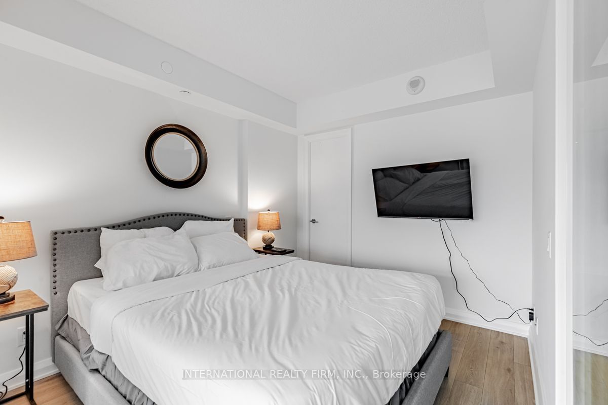 155 Yorkville Ave, unit 820 for sale - image #14