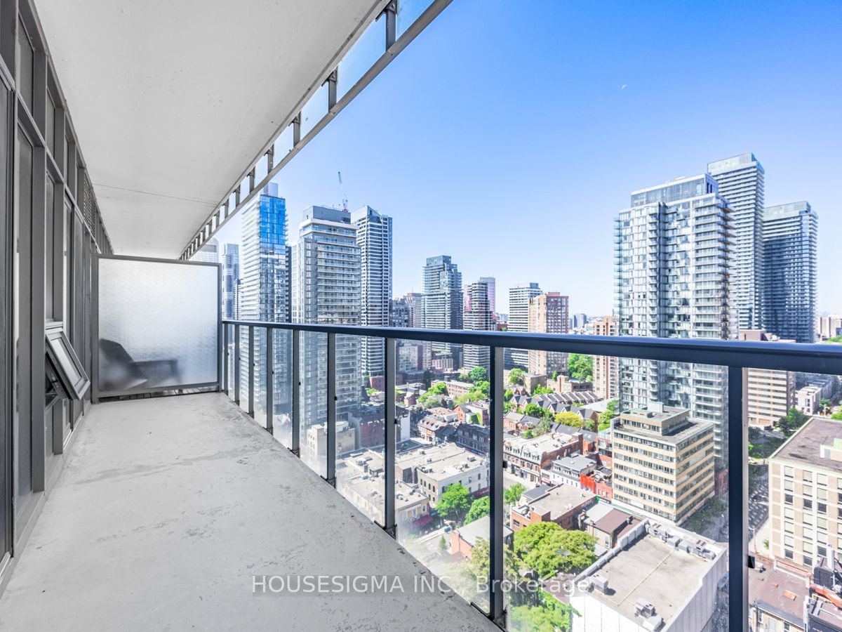 33 Charles St E, unit 2106 for rent