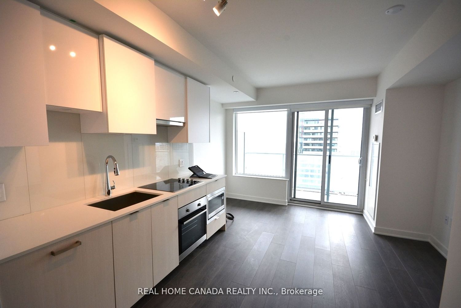 195 Redpath Ave, unit 3609 for rent