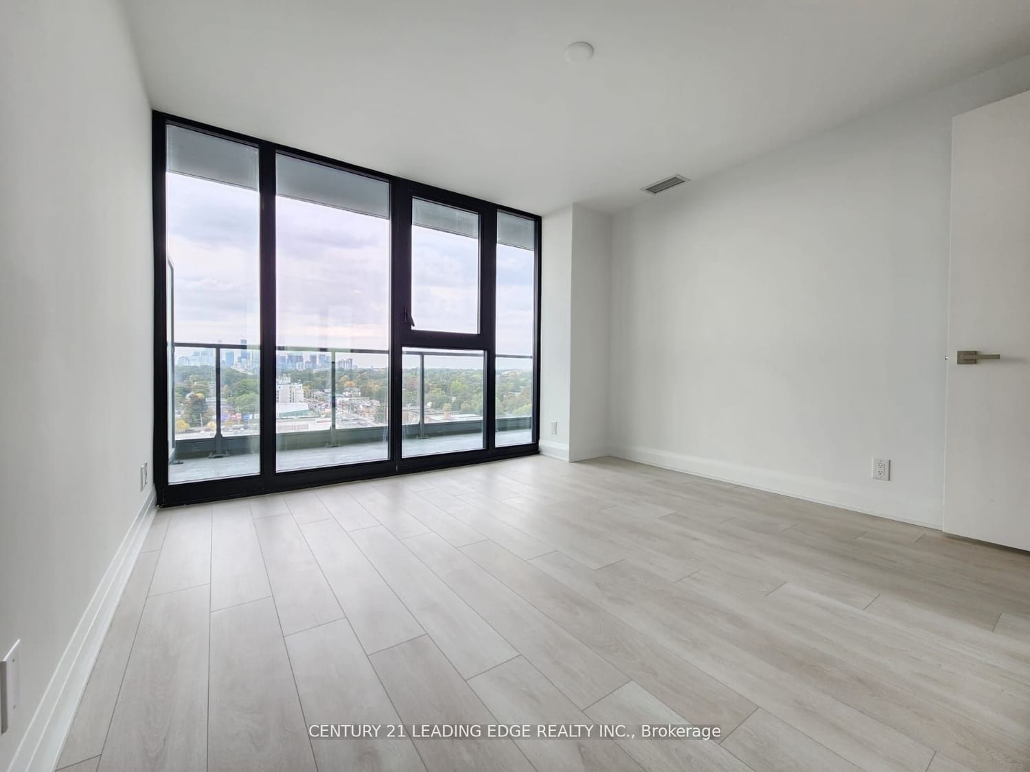 33 FREDERICK TODD Way, unit 1202 for sale - image #3