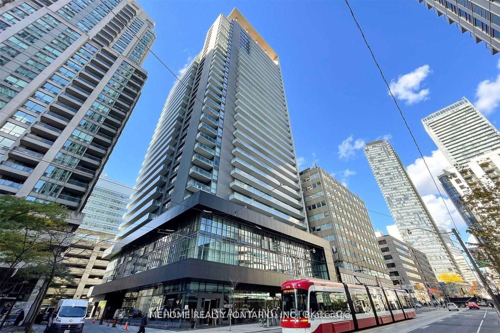 770 Bay St, unit 813 for rent