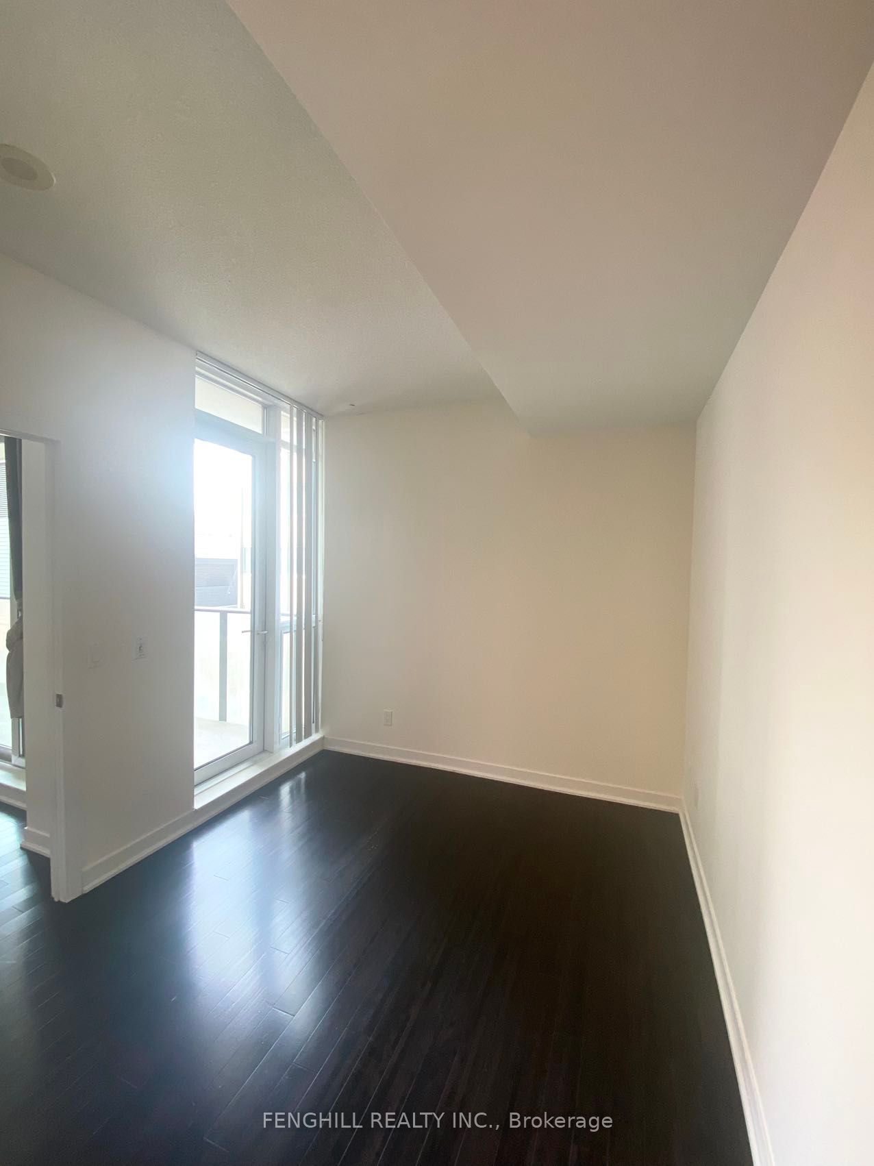 770 Bay St, unit 813 for rent