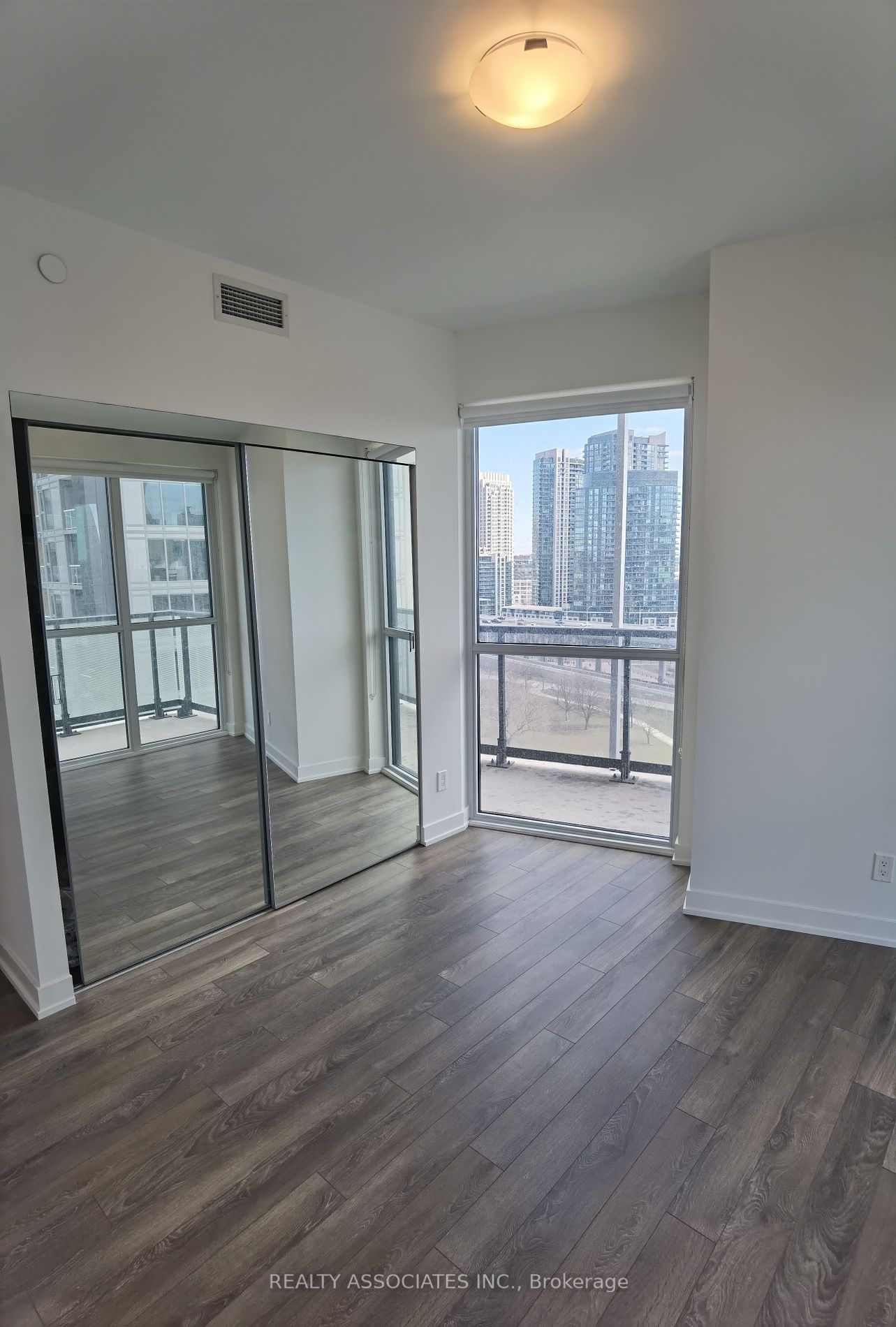 30 Ordnance St, unit 1302 for rent - image #8