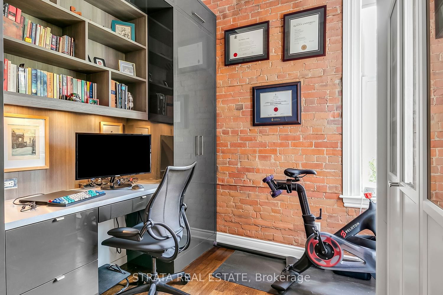 915 King St W, unit 306 for sale