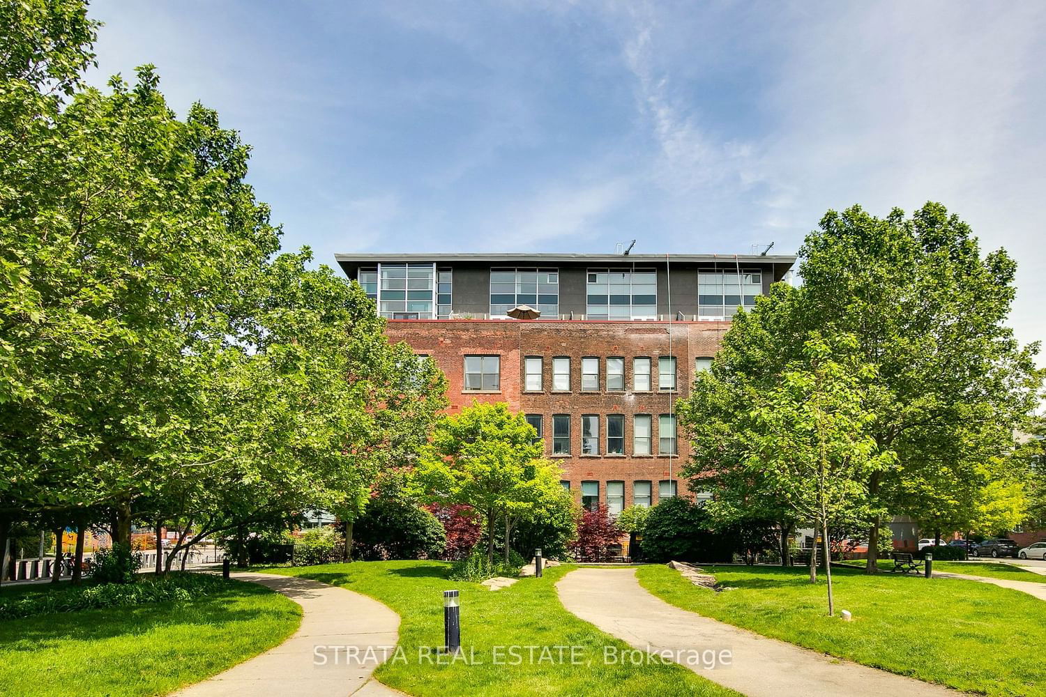 915 King St W, unit 306 for sale