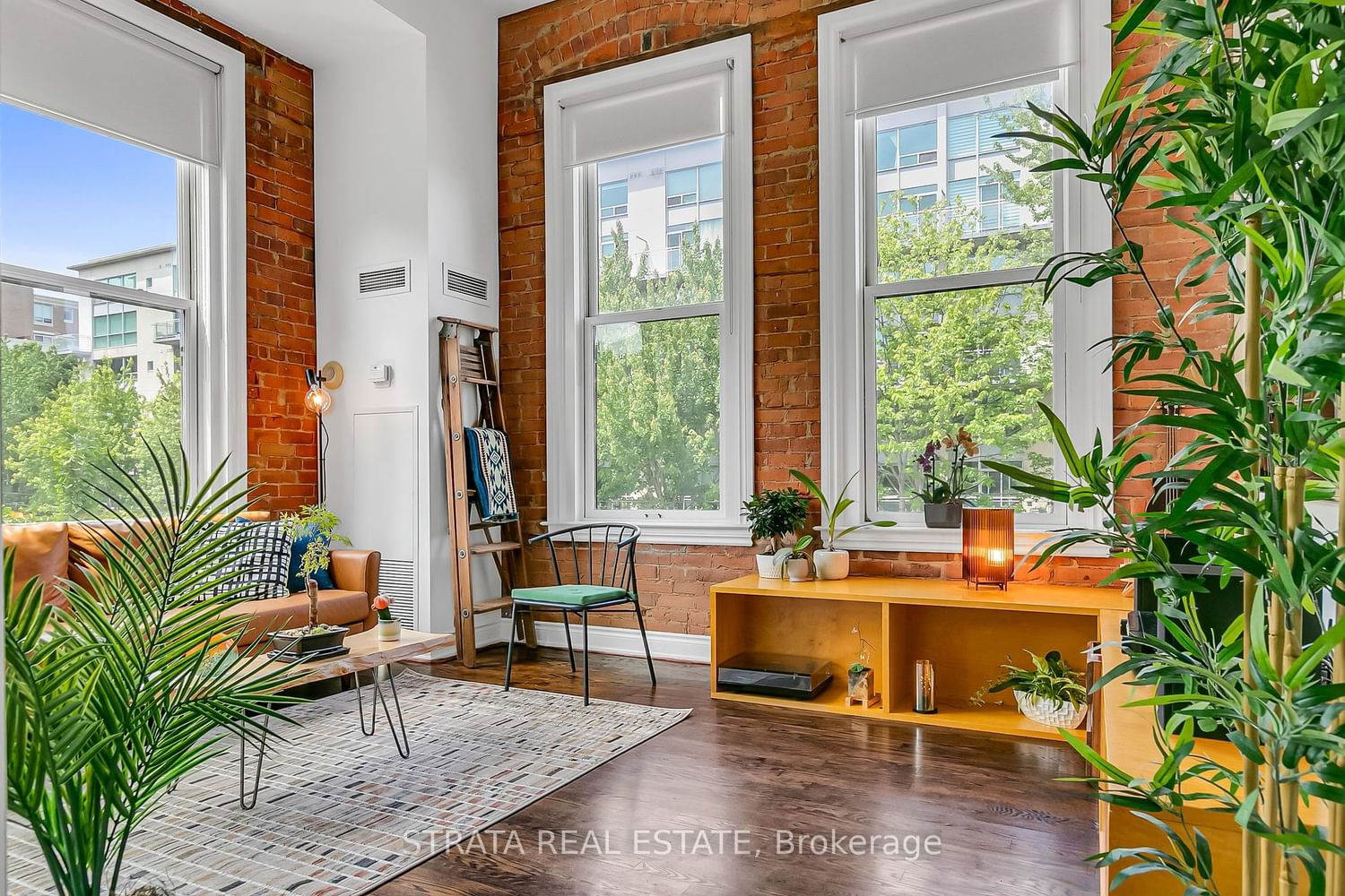 915 King St W, unit 306 for sale - image #4