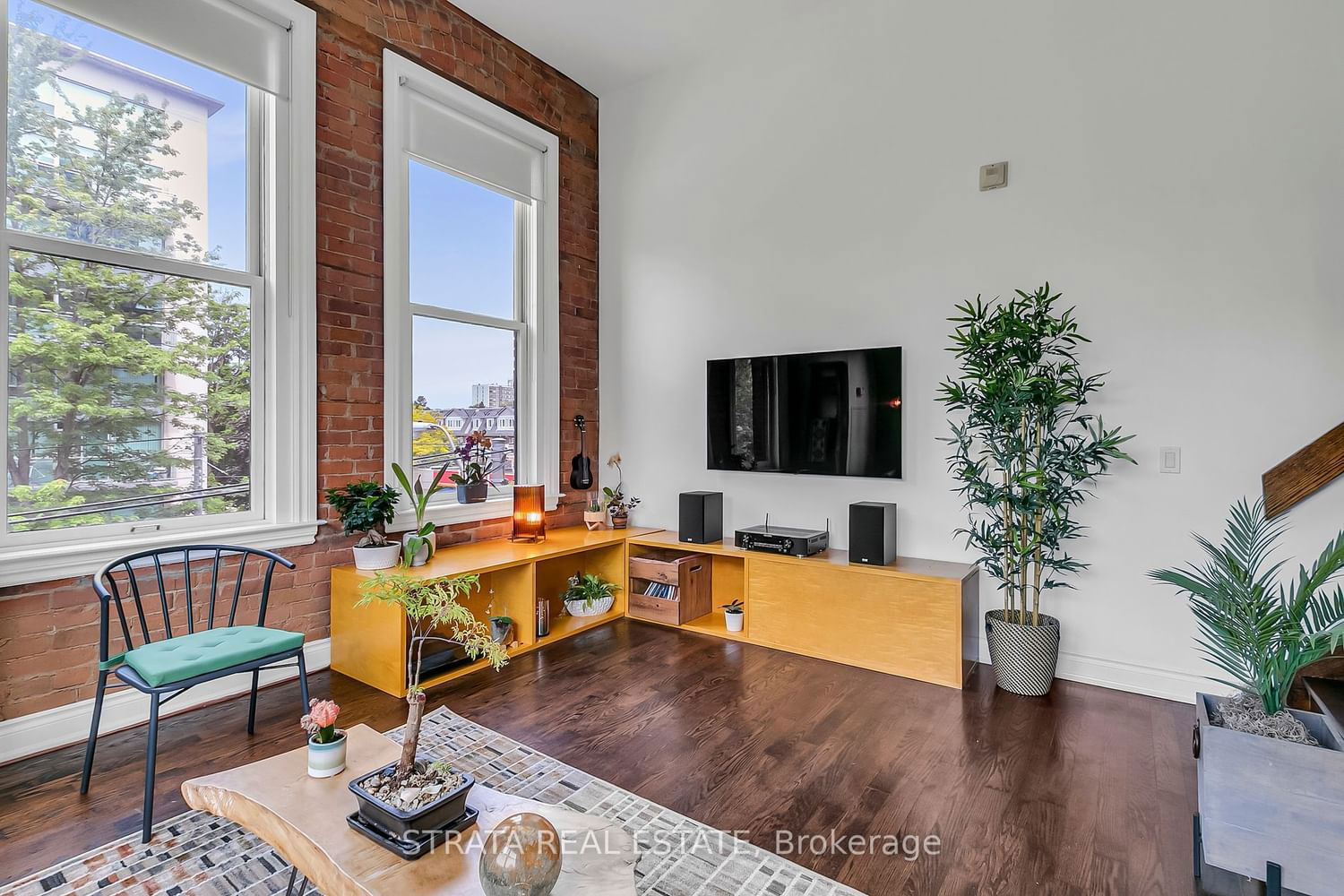 915 King St W, unit 306 for sale - image #5