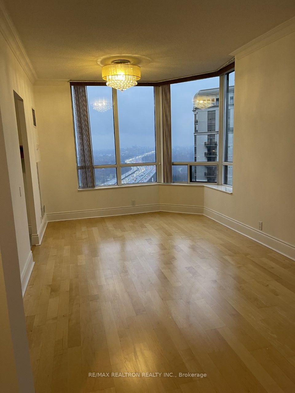 80 Harrison Garden Blvd, unit 2726 for rent - image #8