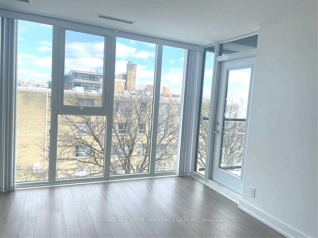 6 Parkwood Ave, unit 405 for rent - image #5