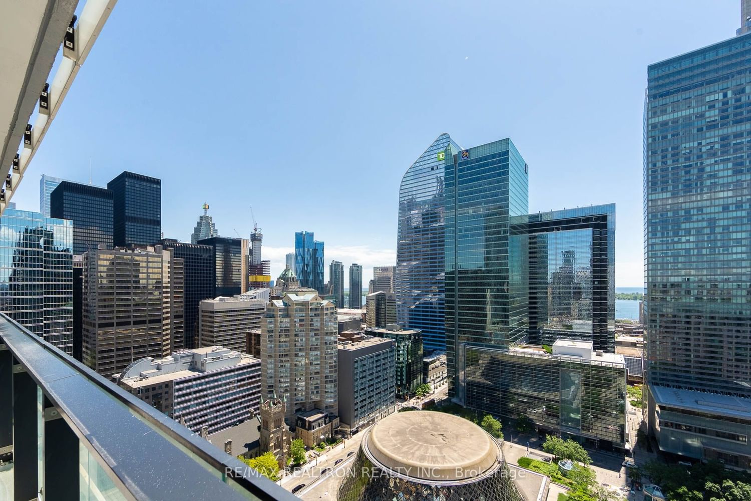 224 King St W, unit 2606 for sale - image #1