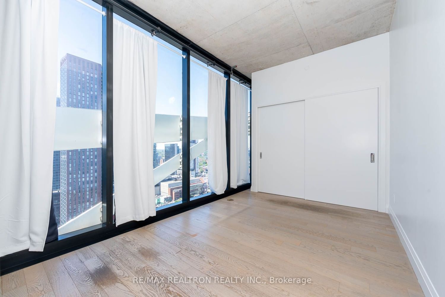 224 King St W, unit 2606 for sale - image #10