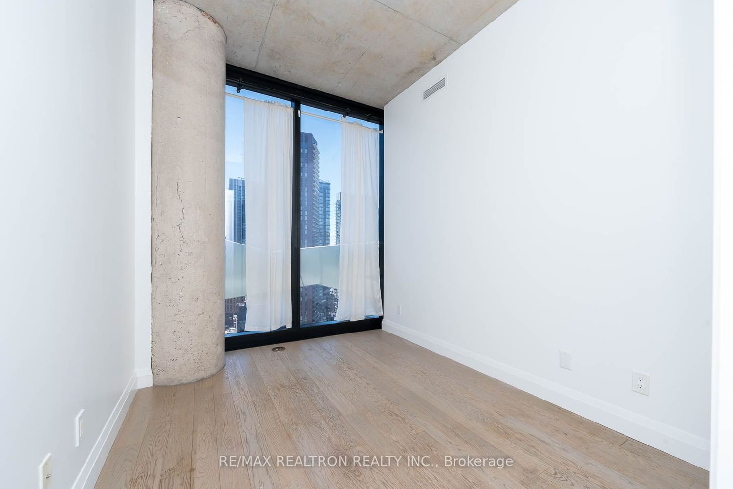 224 King St W, unit 2606 for sale - image #5