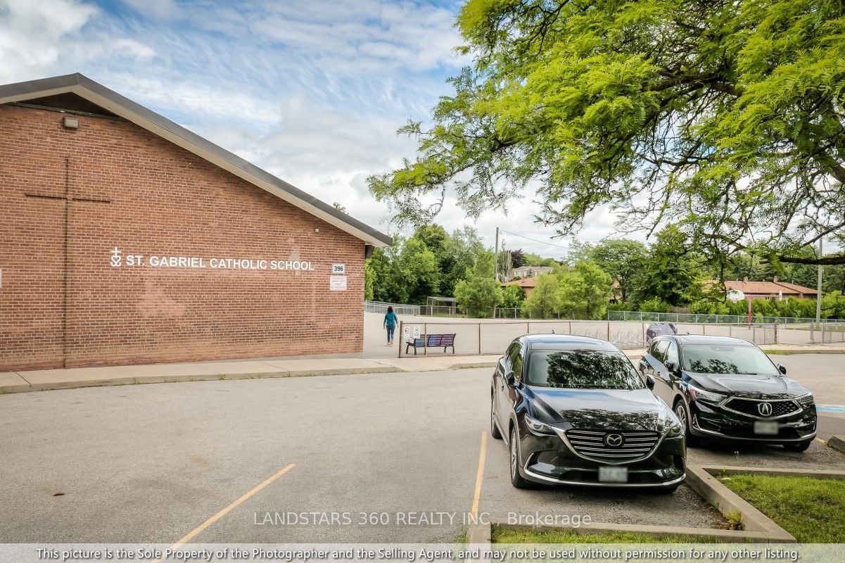 21 Clairtrell Rd, unit 220 for sale - image #30