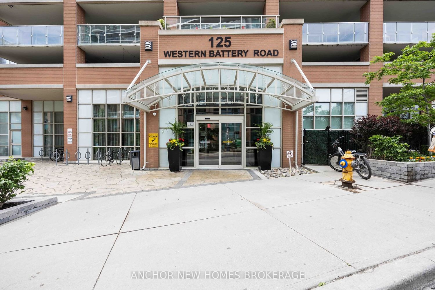 125 WESTERN BATTERY Rd, unit 1914 for sale