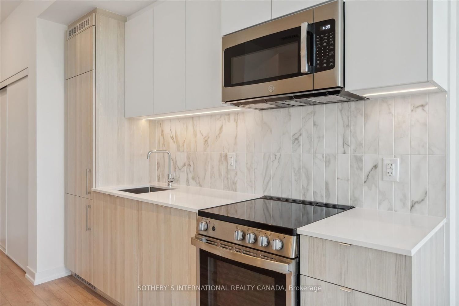 500 Dupont St, unit 310 for sale - image #9