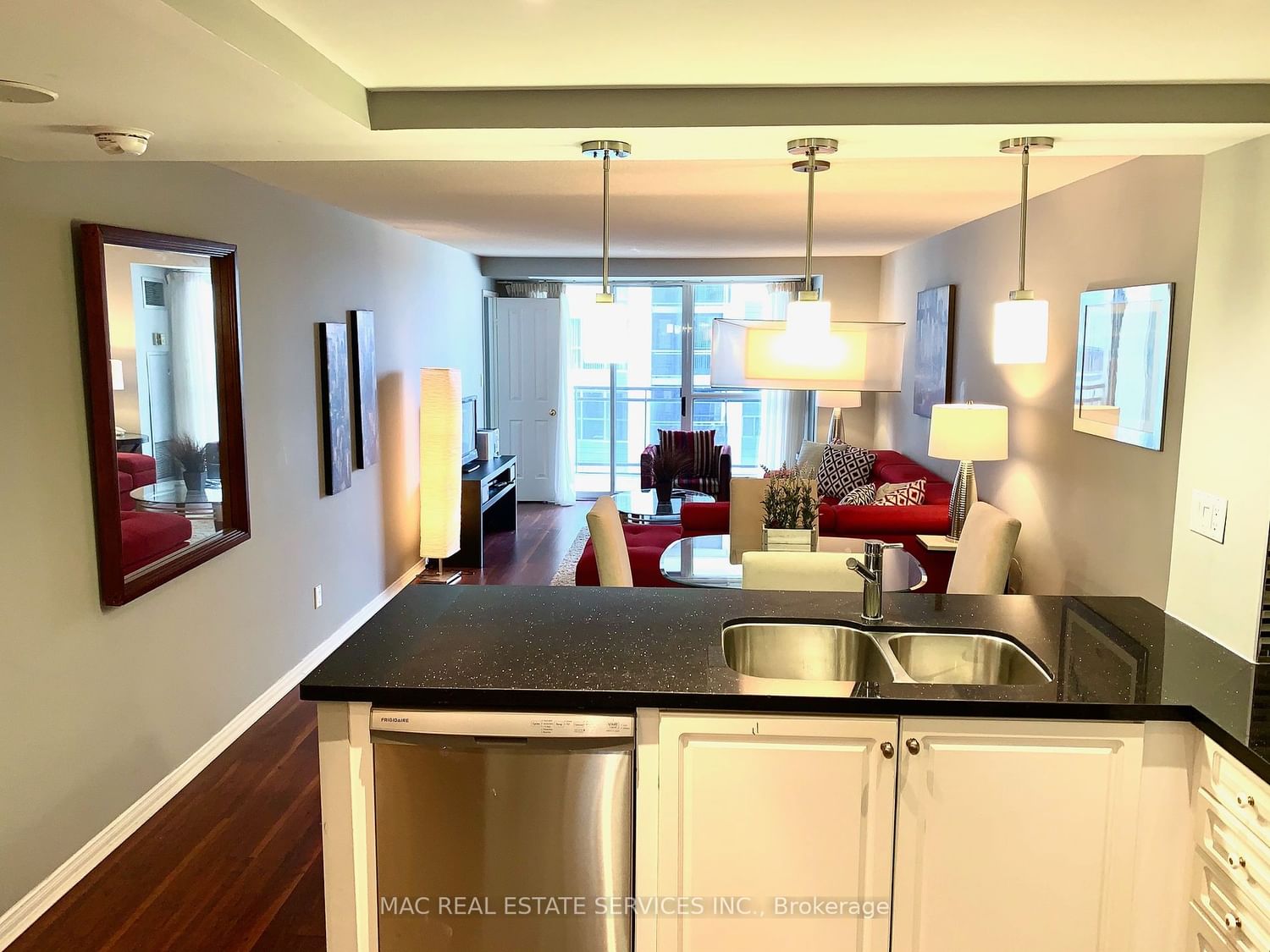 28 Hollywood Ave, unit 1510 for rent - image #3