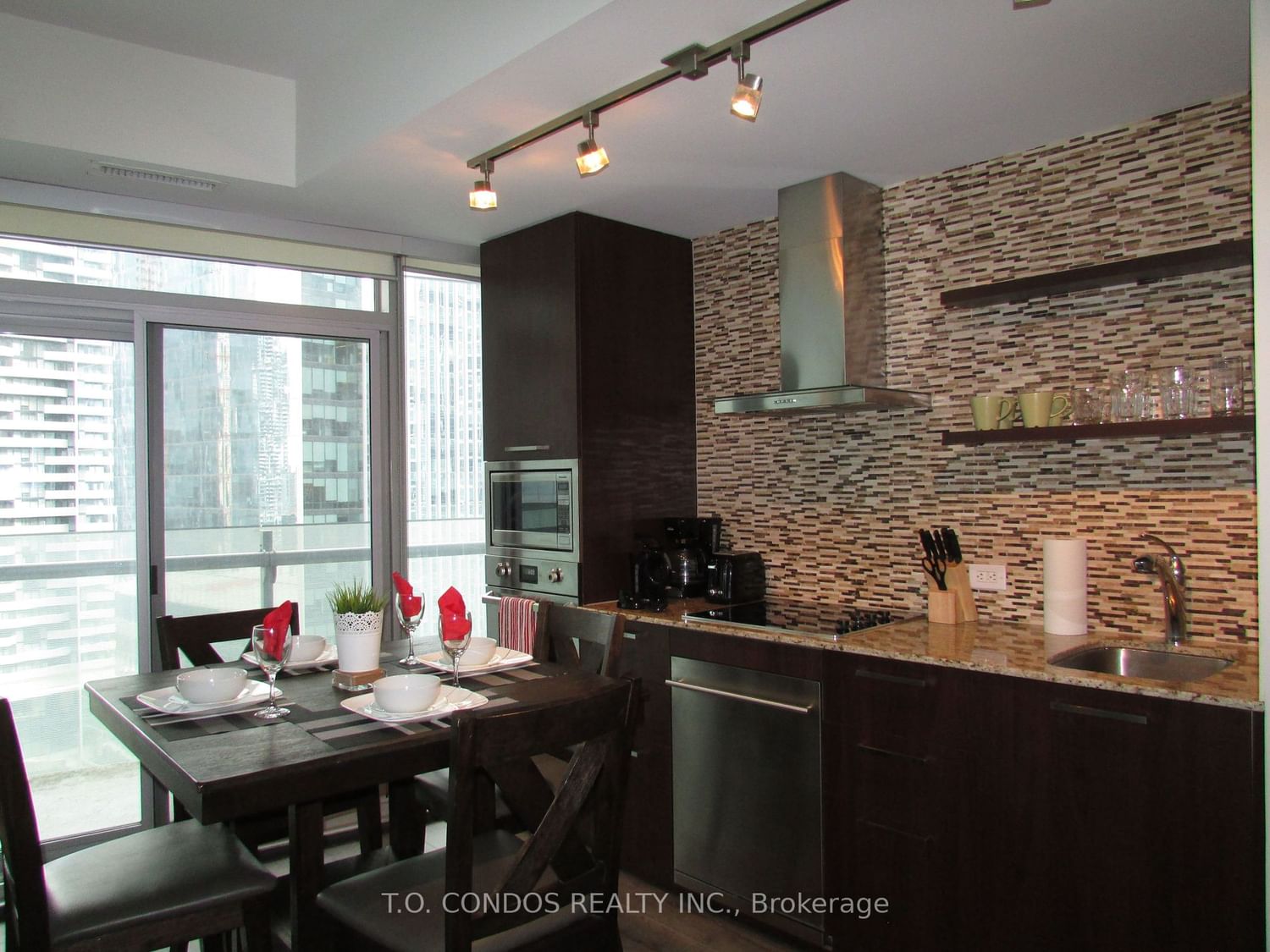 12 York St, unit 1901 for sale - image #2