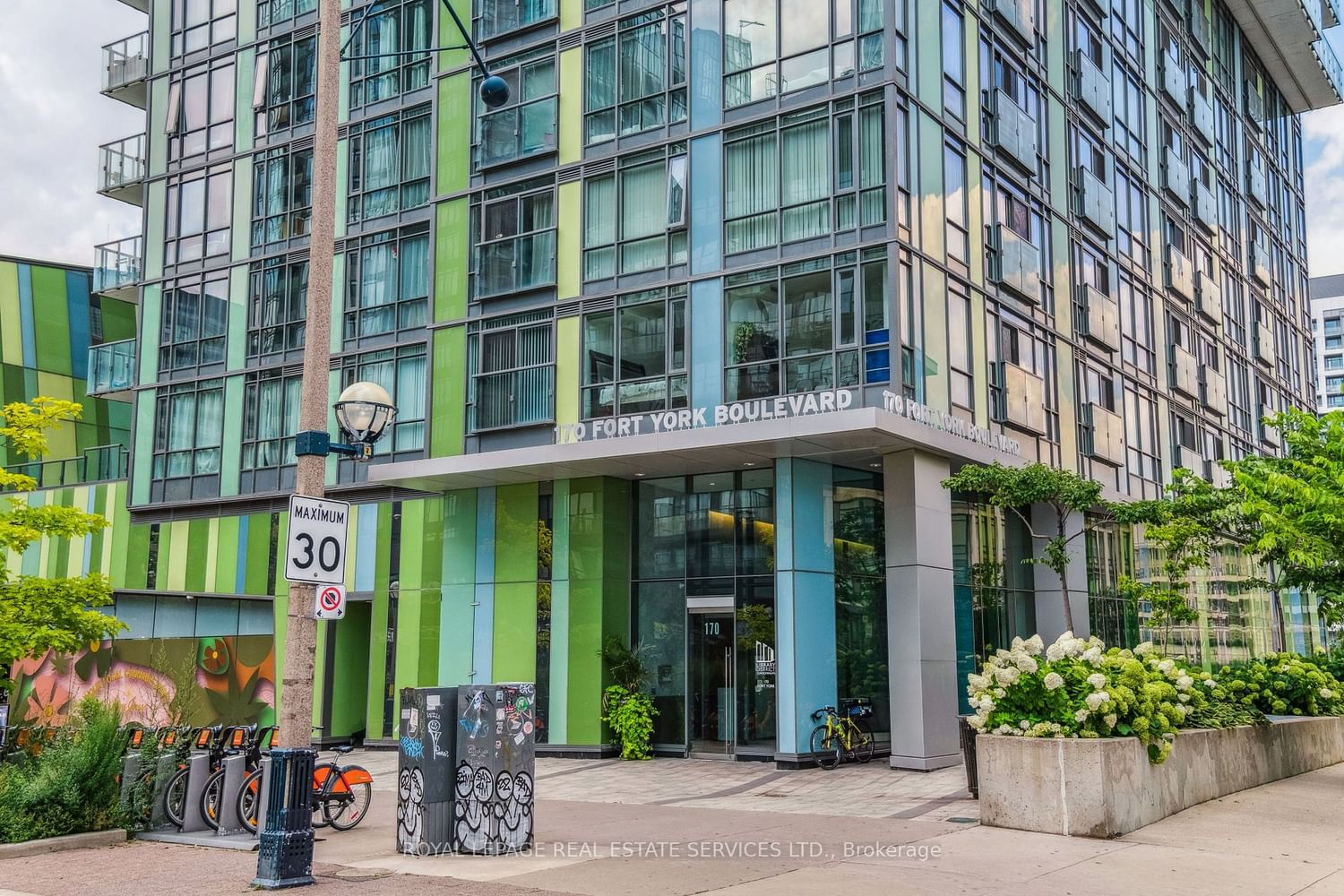 170 Fort York Blvd, unit 1104 for sale - image #2