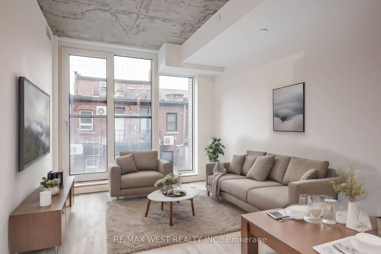 2 Augusta Ave, unit 311 for sale - image #4