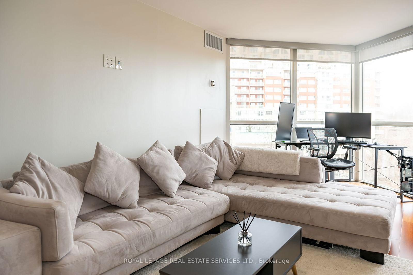 7 Concorde Pl, unit 212 for sale - image #4