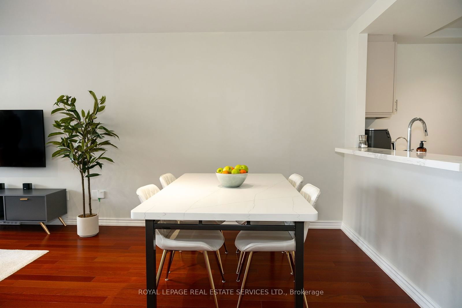 7 Concorde Pl, unit 212 for sale - image #7