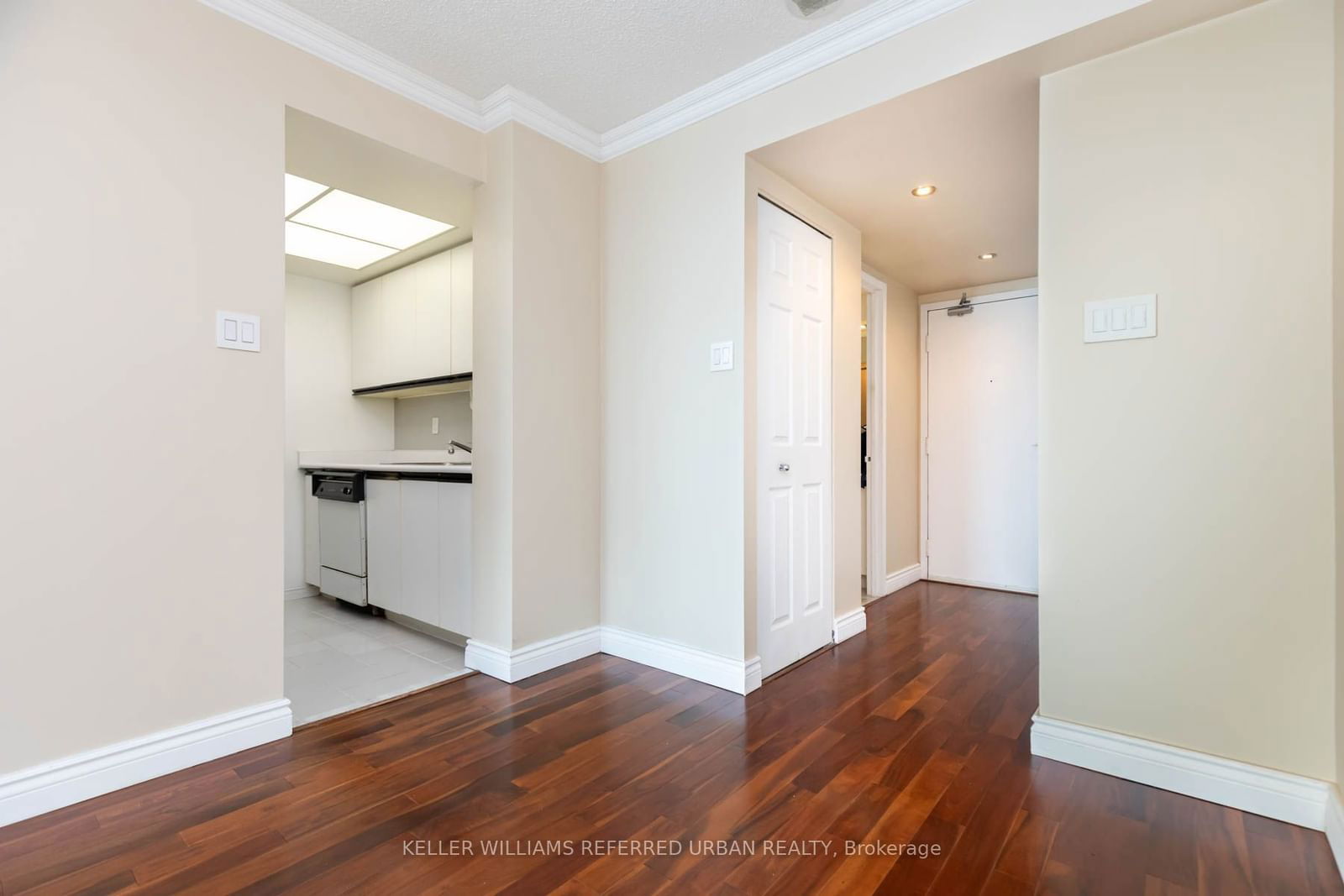 99 Harbour Sq, unit 3303 for sale - image #11