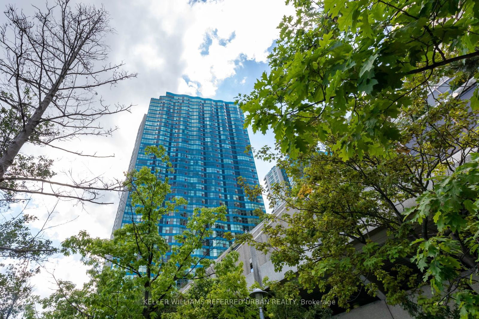 99 Harbour Sq, unit 3303 for sale - image #27