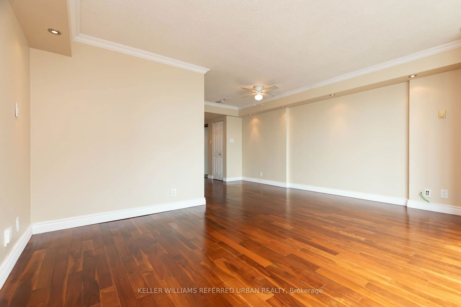 99 Harbour Sq, unit 3303 for sale - image #8